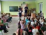 Policjanci z Piławy Górnej z wizytą w przedszkolu „Tęczowa Kraina”