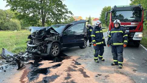 Zderzenie czołowe na wjeździe do Bielawy