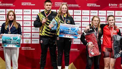 Lena Statkiewicz zdobywa brązowy medal Mistrzostw Polski Młodziczek w Zapasach