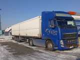 Zderzenie ciężarówki z samochodem dostawczym na ósemce w Łagiewnikach