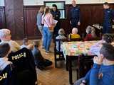 Piławscy policjanci odwiedzili wychowanków SOSW