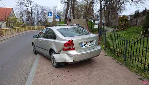 Volkswagenem golfem uderzył w volvo