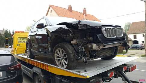 Policjanci zatrzymali pijanego kierowcę bmw