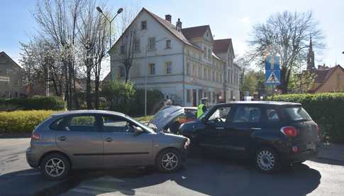 Zderzenie trzech samochodów w Bielawie