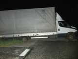 Dostawczy renault wypadł z drogi w Sieniawce