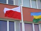 Maszty przed Urzędem Gminy Dzierżoniów