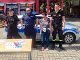 Policjanci na pikniku rodzinnym Dzień Sąsiada w Dzierżoniowie
