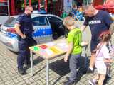 Policjanci na pikniku rodzinnym Dzień Sąsiada w Dzierżoniowie