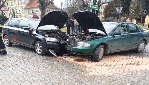 Wypadek dwóch osobówek w Międzylesiu 