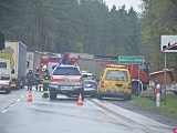 Ciężarówka w rowie na dk8 między Szczytną a Polanicą