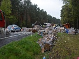 Ciężarówka w rowie na dk8 między Szczytną a Polanicą
