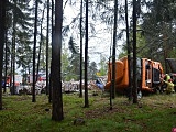 Ciężarówka w rowie na dk8 między Szczytną a Polanicą