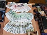 Obu podejrzanym mężczyznom za najcięższy z zarzucanych im czynów grozi kara do 10 lat pozbawienia wolności.