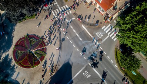 Hołd poległym oddali także mieszkańcy i turyści z Kudowy-Zdroju