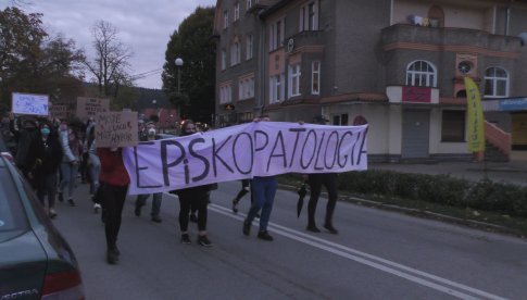 Od kilku dni na ulicach miast całej Polski odbywają się protesty