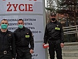 teraz kiedy już przebyli Covid-19 postanowili podzielić się swoim osoczem z najbardziej potrzebującymi.