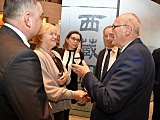 Delegacja ze Świdnicy na otwarciu wystawy Emil Krebs 