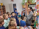 Pasowanie uczniów klas I na czytelników biblioteki