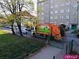 [FOTO] Kolizja śmieciarki z samochodem osobowym