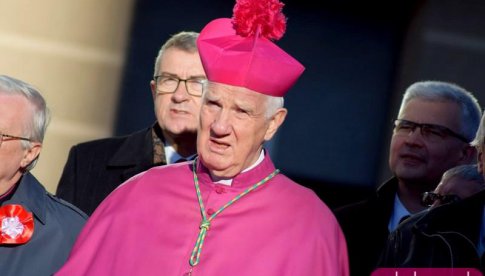 Biskup senior do kleryków i diakonów: Przez laickie media przesuwa się wielka fala laicyzacji i demoralizacji ludzi. Trzeba temu dać odpór