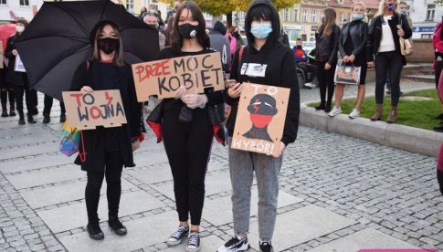 [FOTO, WIDEO] Żadna z nas nie jest za cywilizacją śmierci - manifestacja w Świebodzicach