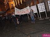 [FOTO, WIDEO] Tłumy na marszu kobiet. Pod katedrą obrońcy kościoła