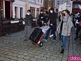 [FOTO, WIDEO] Mylicie Sejm z cyrkiem, a Polskę z lasem - manifestacja w Świdnicy