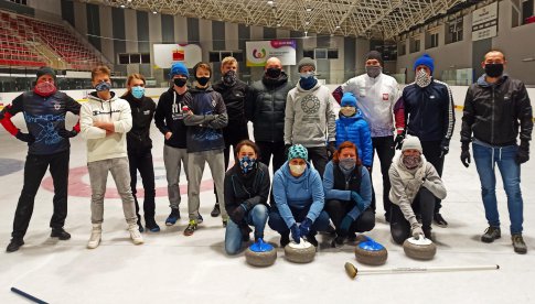 Treningi curlingu w Świdnicy dwa razy w tygodniu