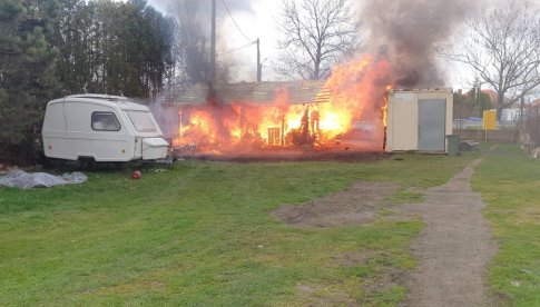 [FOTO] Pszczelarze stracili całą pracownię w wyniku pożaru