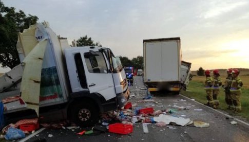[FOTO] Zderzenie dwóch samochodów ciężarowych pomiędzy Szczepanowem a Marcinowicami