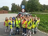 [FOTO] Przypomnienie przedszkolakom z Jaroszowa zasad zachowania na drodze