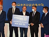 [FOTO, WIDEO] Samorządowcy odebrali promesy - ruszył program „Cyfrowa Gmina”