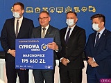 [FOTO, WIDEO] Samorządowcy odebrali promesy - ruszył program „Cyfrowa Gmina”