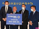 [FOTO, WIDEO] Samorządowcy odebrali promesy - ruszył program „Cyfrowa Gmina”