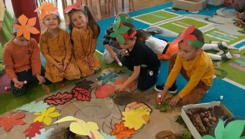 [FOTO] Przedszkolaki z Olszan witają jesień