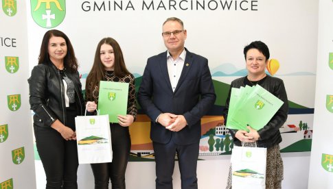 [FOTO] Stypendia wójta gm. Marcinowice przyznane najzdolniejszym