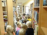 [FOTO] Misie, Promyczki i Leśne Skrzaty w bibliotece