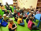 [FOTO] Misie, Promyczki i Leśne Skrzaty w bibliotece