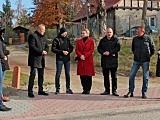 [FOTO] Dokonano odbioru nowego chodnika w Dzierzkowie