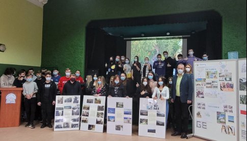 [FOTO] Uczniowie Zespołu Szkół w Strzegomiu w trosce o ekologię