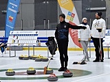 Drugi dzień zmagań w curlingu