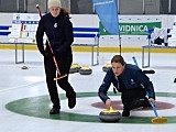 Drugi dzień zmagań w curlingu