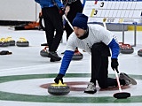 Drugi dzień zmagań w curlingu