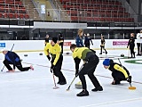 Drugi dzień zmagań w curlingu