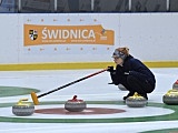 Drugi dzień zmagań w curlingu