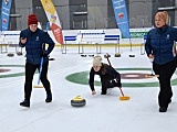 Drugi dzień zmagań w curlingu