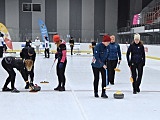 Drugi dzień zmagań w curlingu