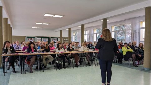 Konferencja „Klimat szkoły – tworzymy go razem” w ZSCKR w Mokrzeszowie [Foto]