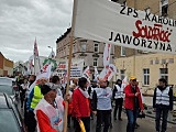 [FOTO] Działacze Solidarności protestowali pod fabryką porcelany