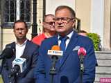 Radykalne decyzje burmistrza Ozgi. Trwa spór między włodarzem a radnymi opozycji w Świebodzicach [WIDEO, FOTO]